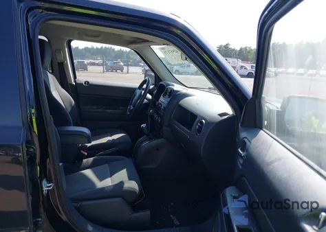 2015 Jeep Patriot Latitude из США, поврежденный, VIN 1C4NJRFB8FD425192